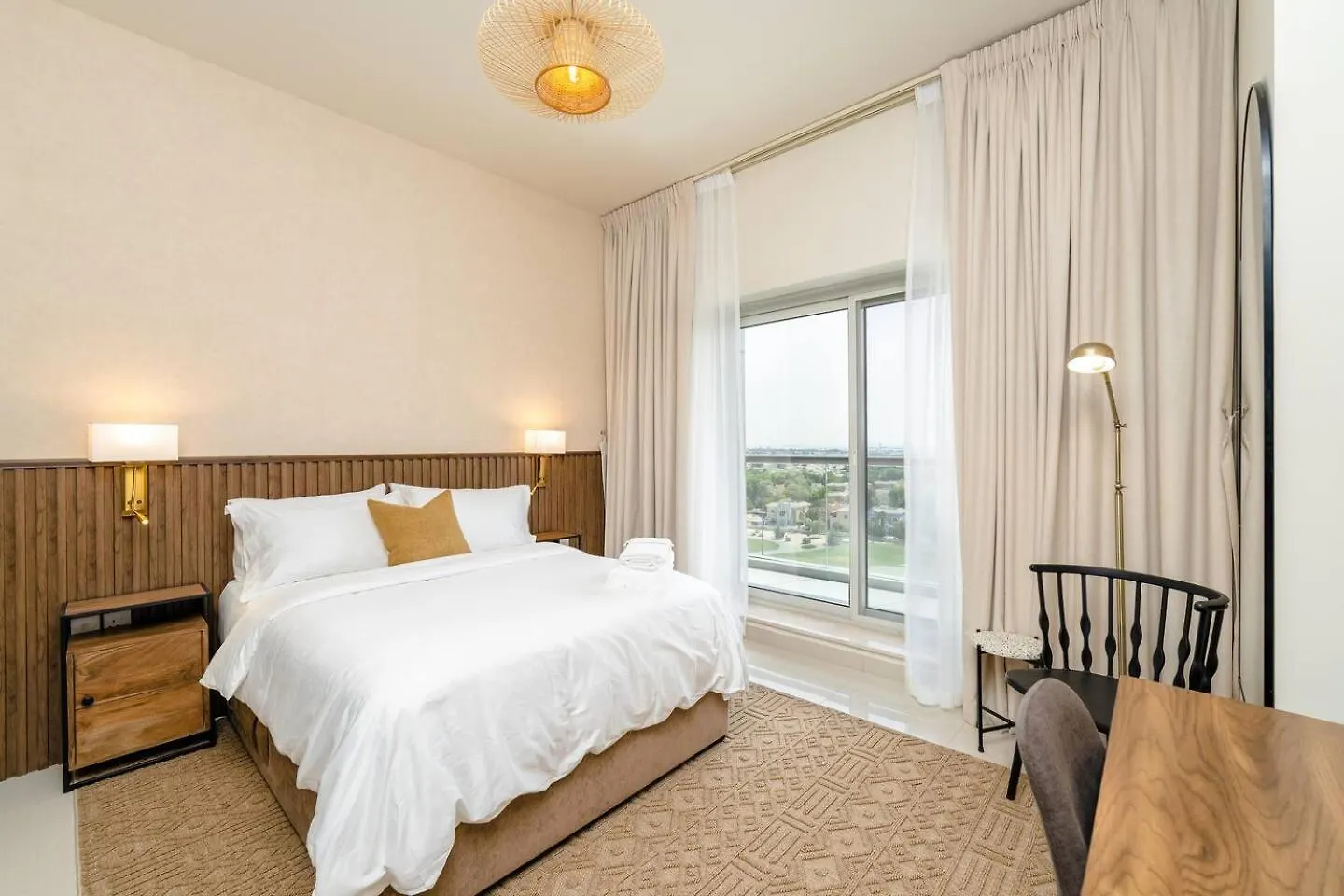 Special August Rates - Elegant Studio - Golf Views Dubai