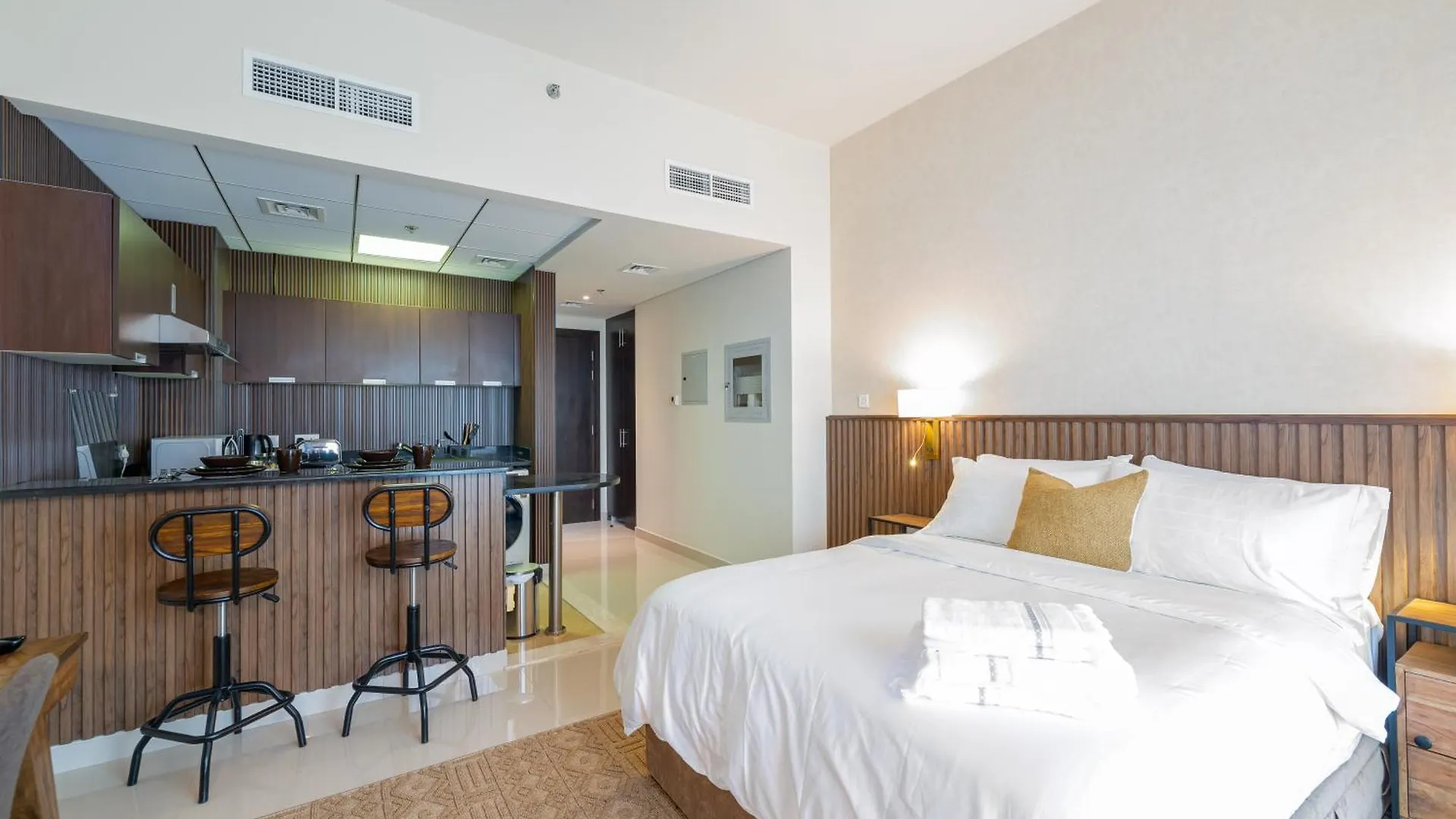 Appartement Elegant Studio - Golf Views - Sports City - Dubai
