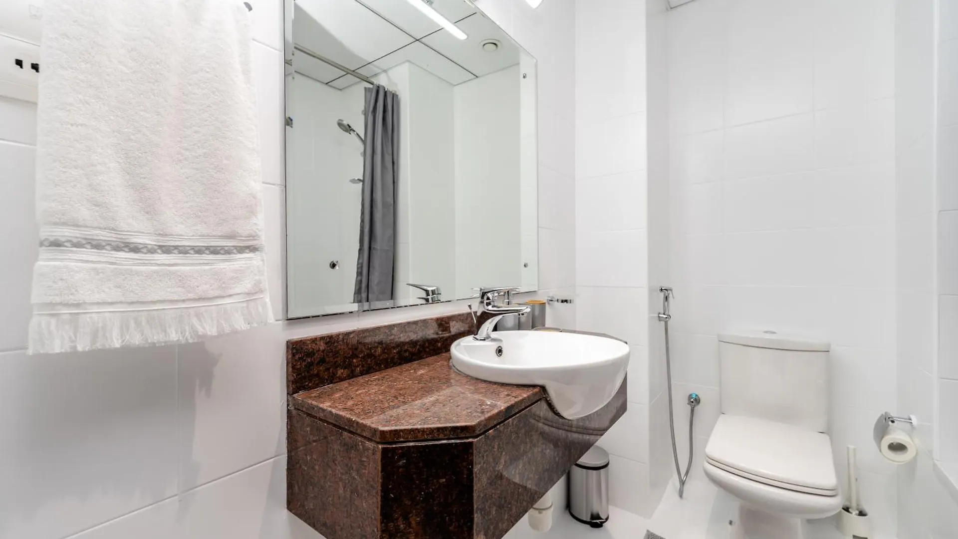 Appartement Elegant Studio - Golf Views - Sports City - Dubai